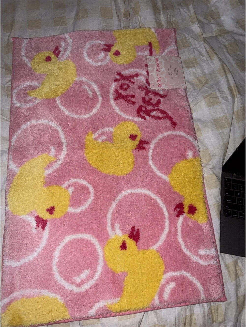 Betsey Johnson Bubbles And Duckies, Pink And Yellow Bath Rug 20x30 New